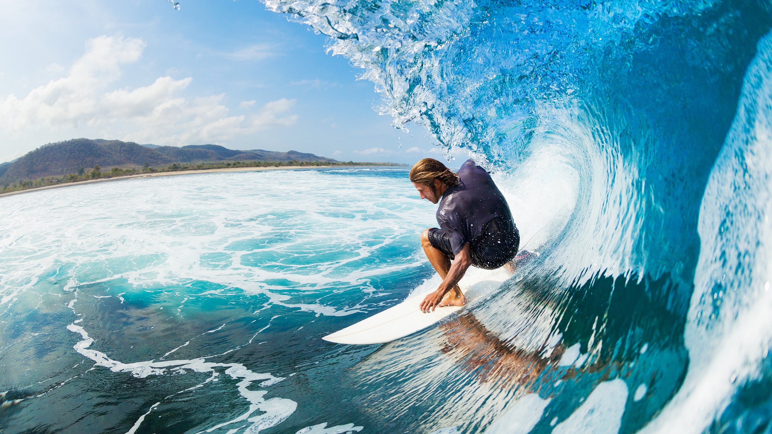 开云电竞-“高新体育中心：健力运动员挑战极限，举重赛事燃爆全场”  第2张
